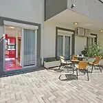 1 Bedroom Lovely Apartment In Makarska