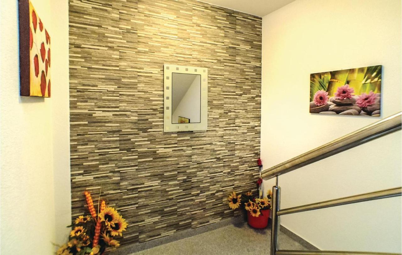 Apartment 1 Bedroom Lovely In *