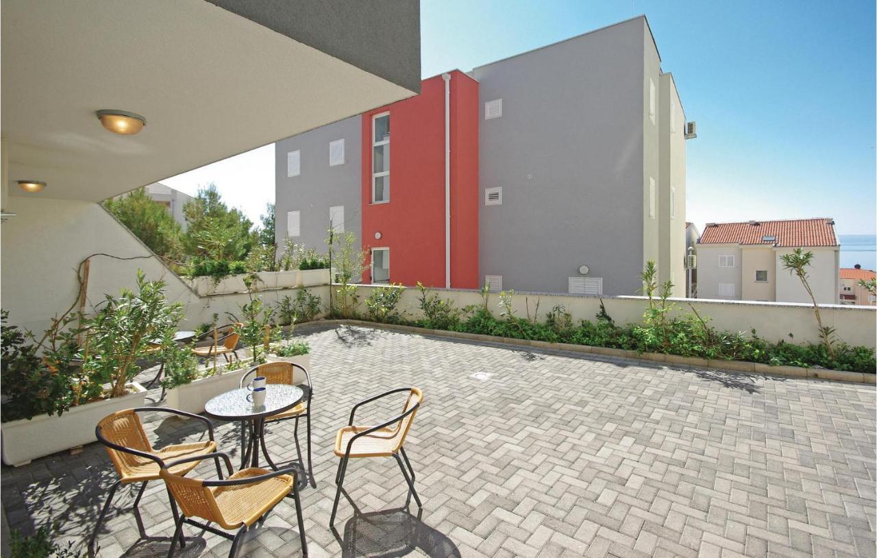 1 Bedroom Lovely In Apartment