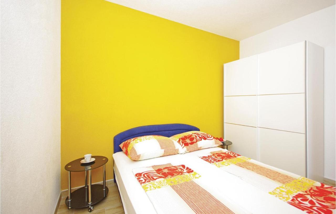 Apartment 1 Bedroom Lovely In *